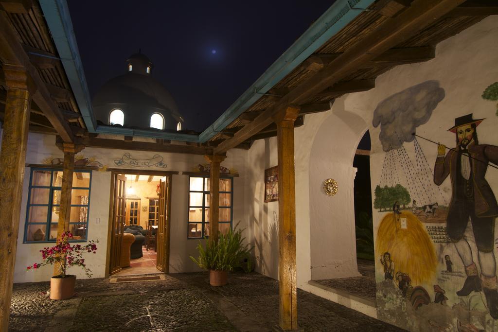 Las Palmeras Inn Отавало Екстер'єр фото
