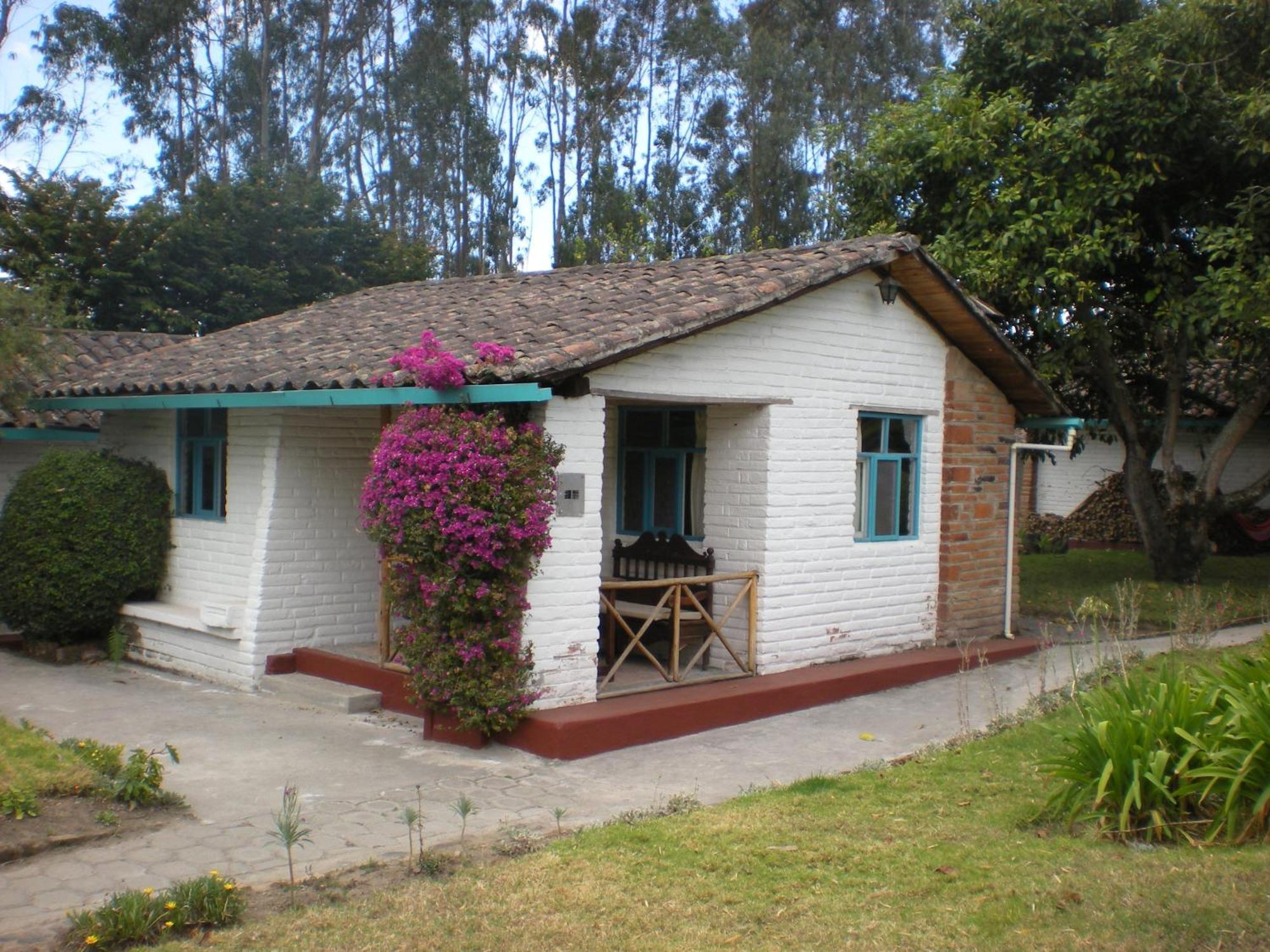 Las Palmeras Inn Отавало Екстер'єр фото