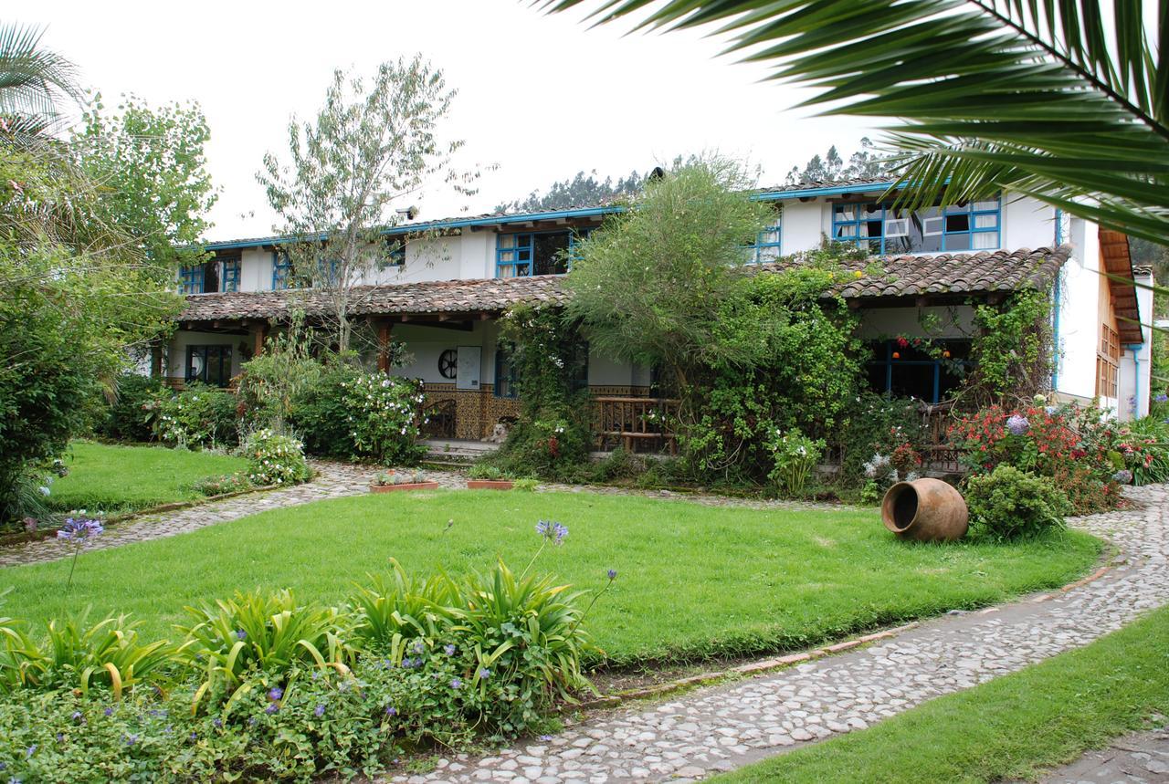 Las Palmeras Inn Отавало Екстер'єр фото